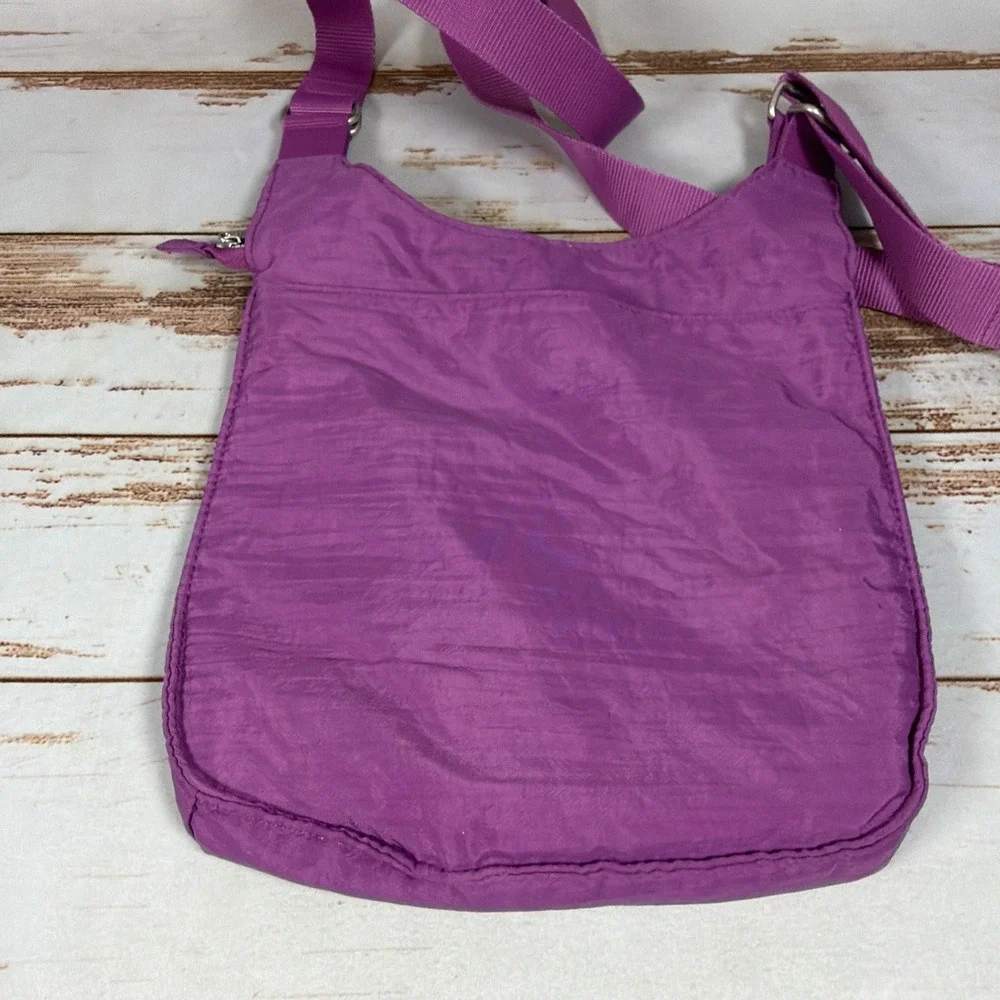 Baggallini Signature Purple Nylon Crossbody Shoulder Bag Purse Multi-Pocket